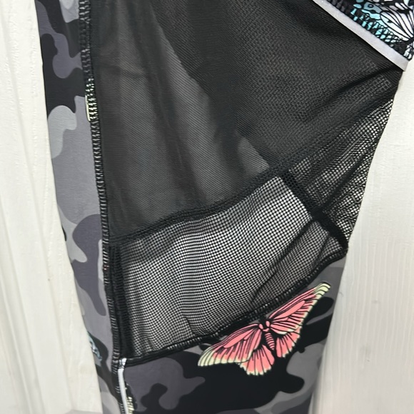SOMMER RAY NWT butterfly butt lift leggings. Size XL - Picture 5 of 10